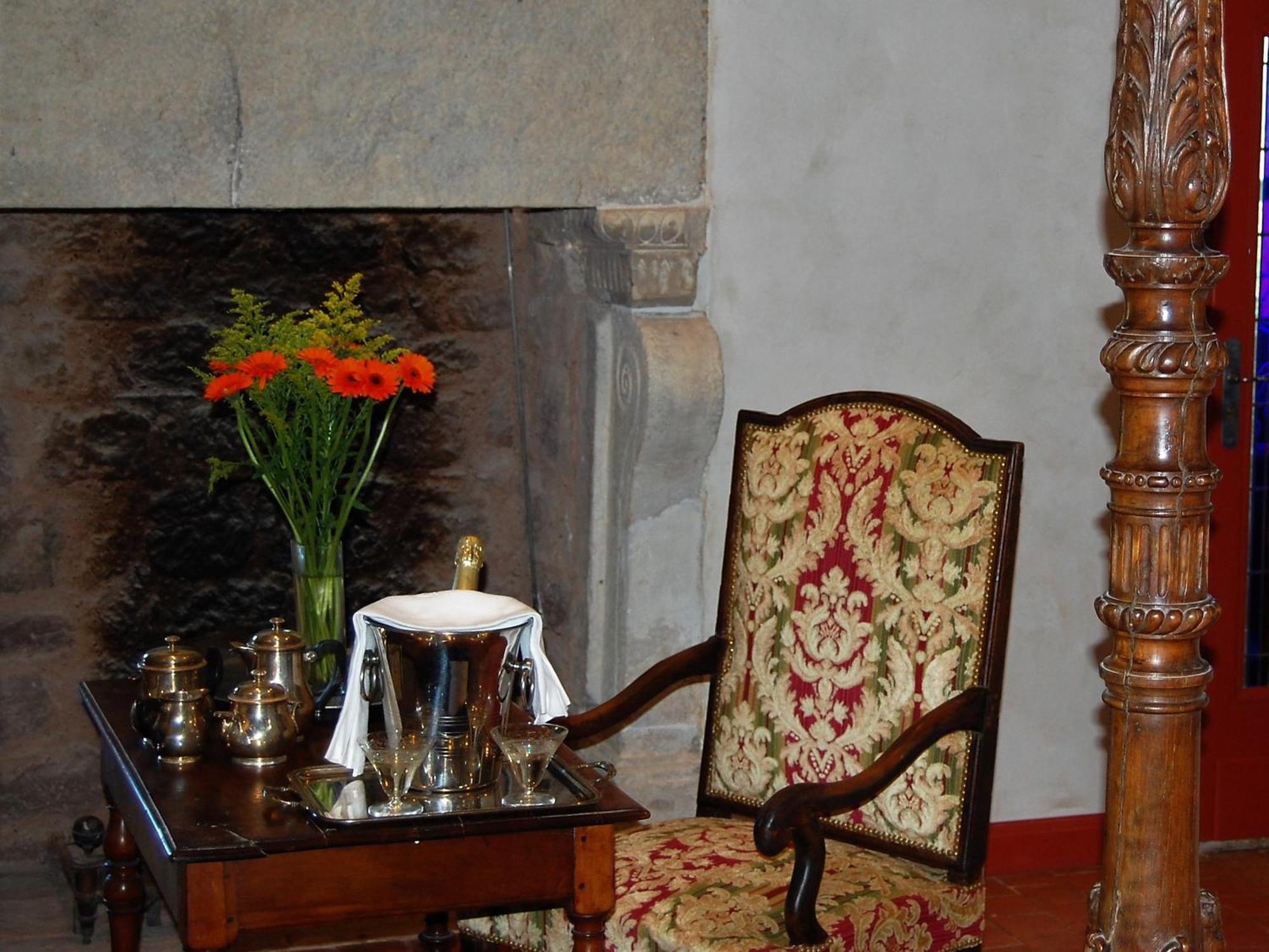Chateau La Servayrie - Chambre D'Hotes Marcillac-Vallon Habitación foto